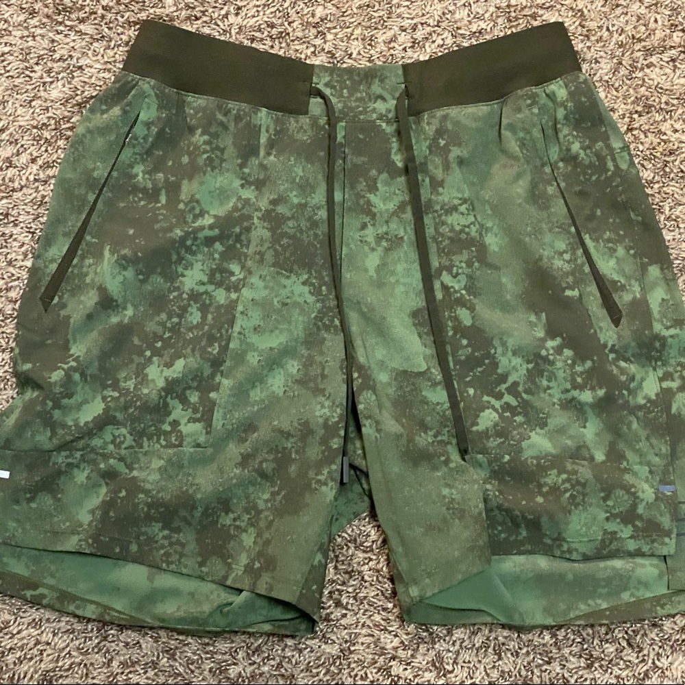 Men’s LULULEMON 7” T.H.E Linerless Shorts Sz. M